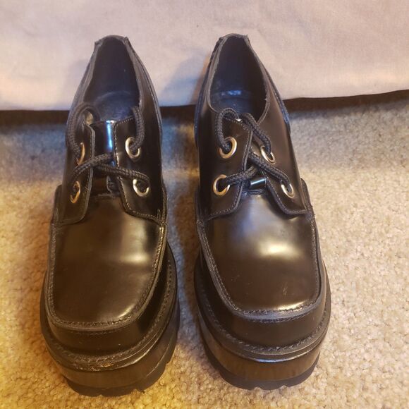 NEW-NOT IN BOX Jeffrey Campbell Chuncky
Platform Oxford.
Color: Black
Size: 7 - Picture 1 of 8